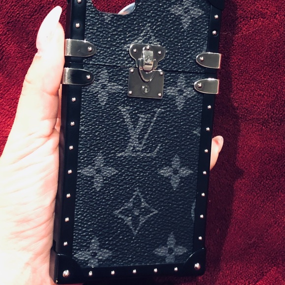 Louis Vuitton Trunk IPhone Case MEN/WOMEN